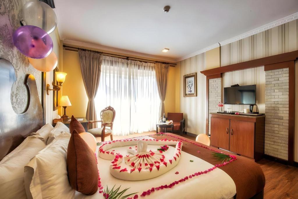 Da Yatra Courtyard Hotel & Resort ポカラ エクステリア 写真