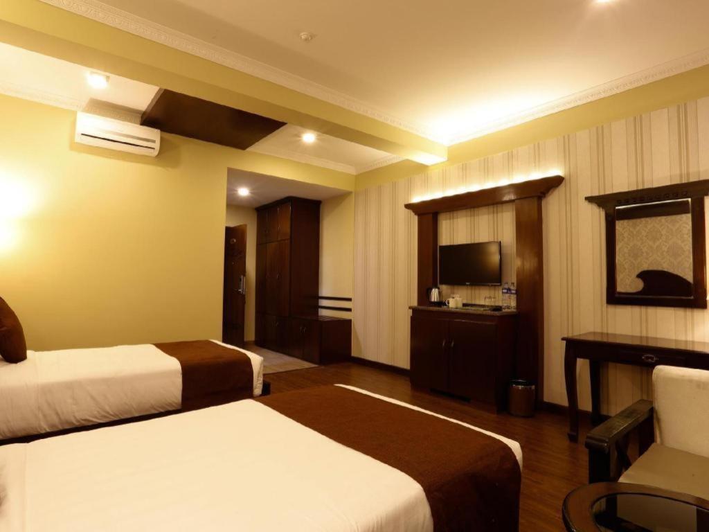 Da Yatra Courtyard Hotel & Resort ポカラ エクステリア 写真