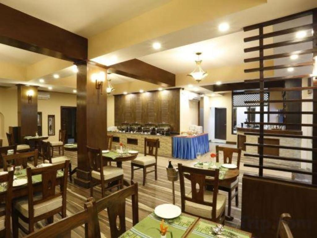 Da Yatra Courtyard Hotel & Resort ポカラ エクステリア 写真