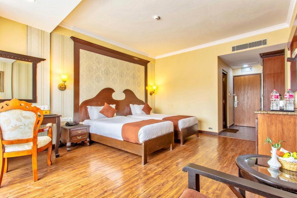 Da Yatra Courtyard Hotel & Resort ポカラ エクステリア 写真