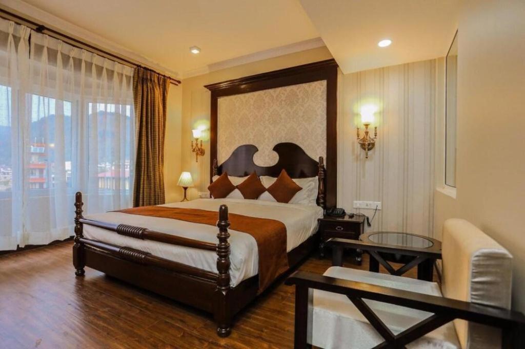 Da Yatra Courtyard Hotel & Resort ポカラ エクステリア 写真