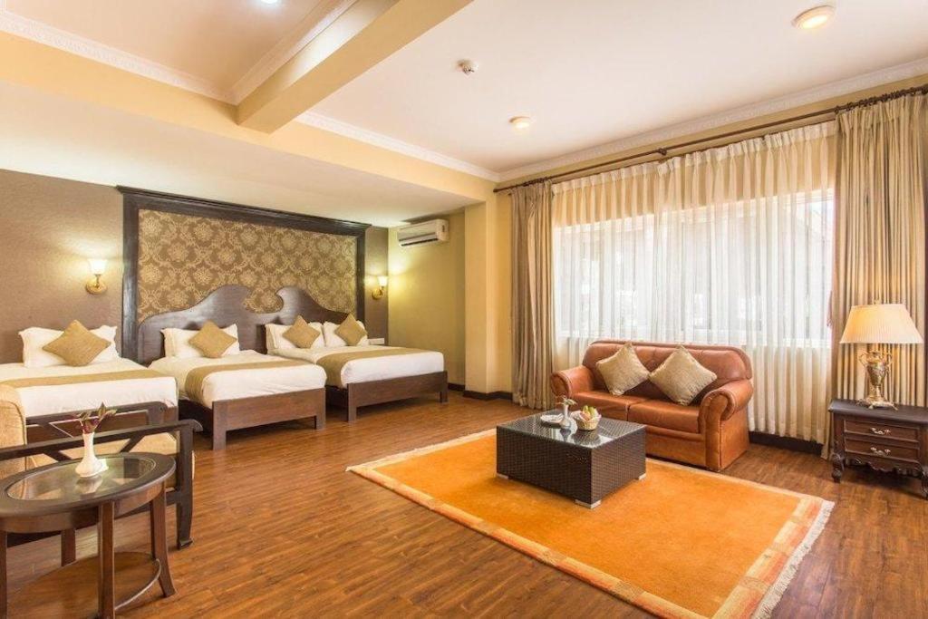 Da Yatra Courtyard Hotel & Resort ポカラ エクステリア 写真